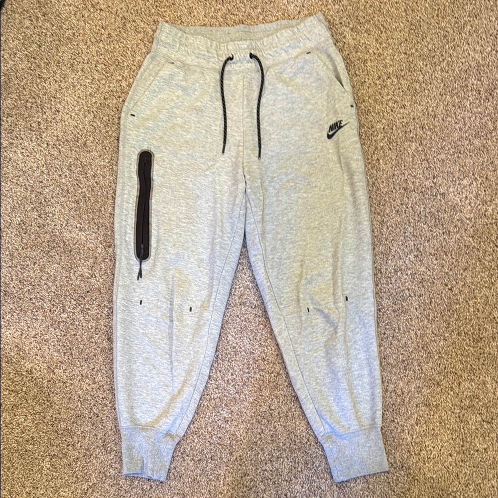 Nike Gray Jogger Sweatpants with Elastic Cuffs